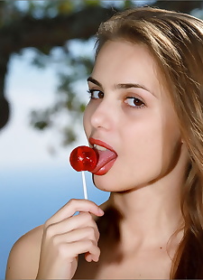  xxx pics Hot young Elle licks her lollipop, ass , beach  close up